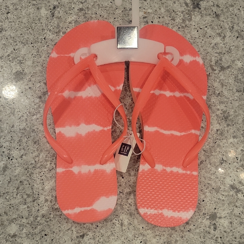 GAP Coral and White Flip Flops Tie-dye Size 8